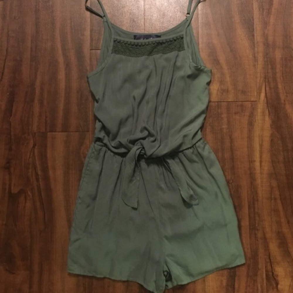 GREEN ROMPER